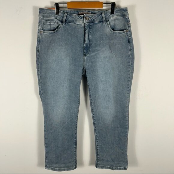 💕 NWT Santana MID RISE CAPRI Women's Blue Jeans 16 - Picture 1 of 8
